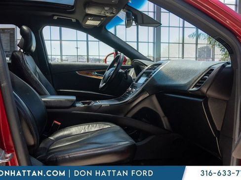 Used 2016 Lincoln MKX Reserve w/ Technology Package AWD/4WD image 22