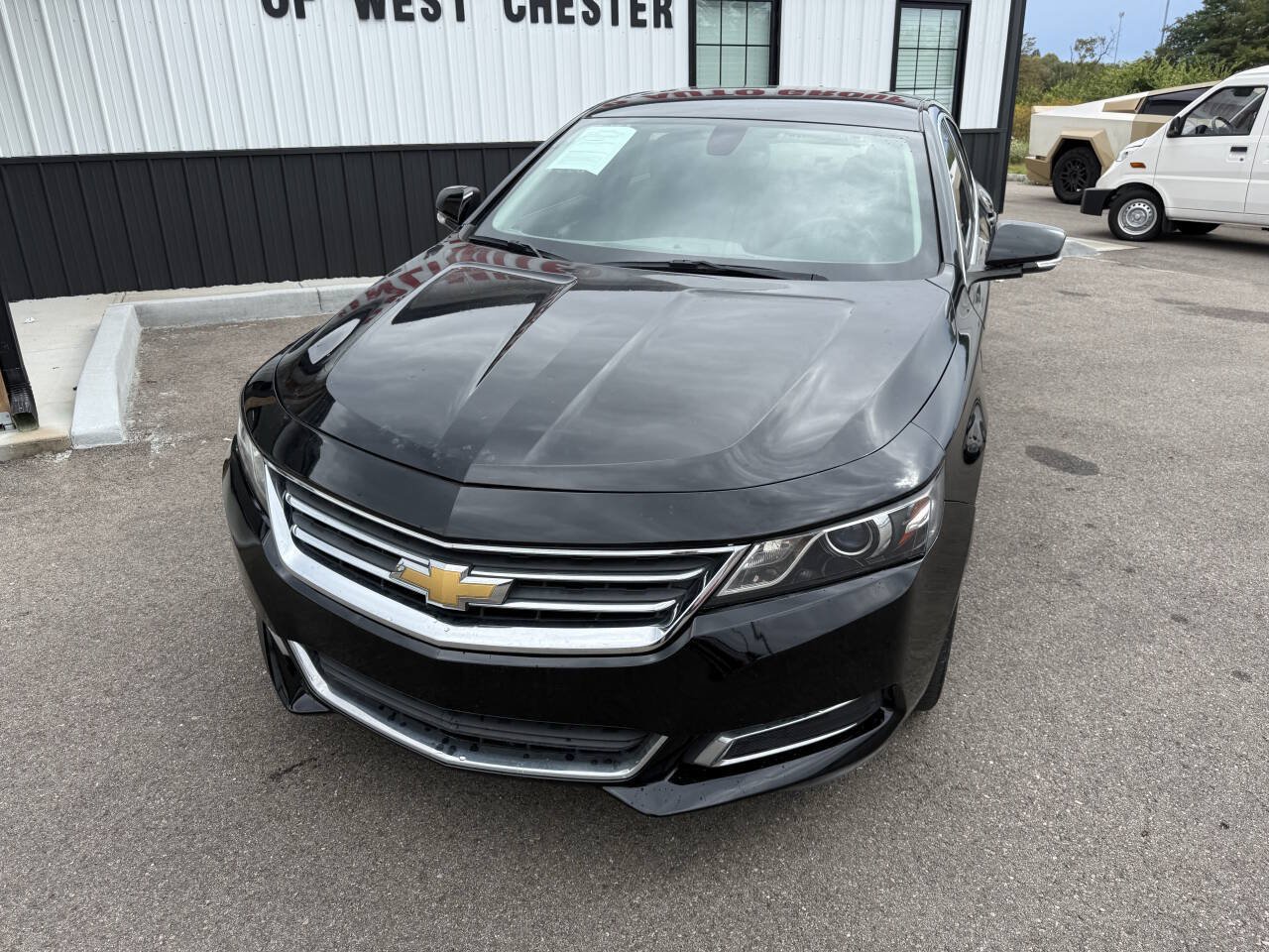 Used 2017 Chevrolet Impala LT FWD image 2