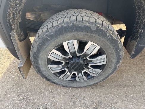 Used 2024 GMC Sierra 2500 Denali w/ Denali Reserve Package image 9