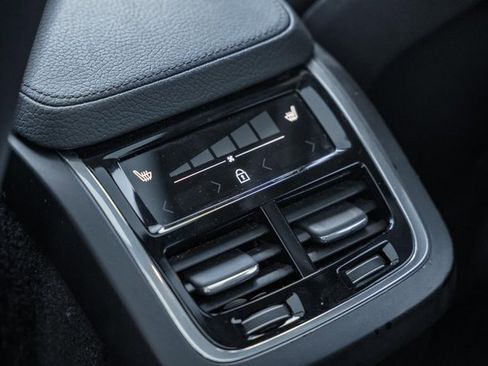 Used 2020 Volvo XC90 T6 Momentum image 35