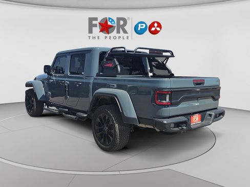 Used 2025 Jeep Gladiator Sport AWD/4WD image 3