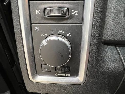 Used 2017 RAM 1500 Classic SLT image 15