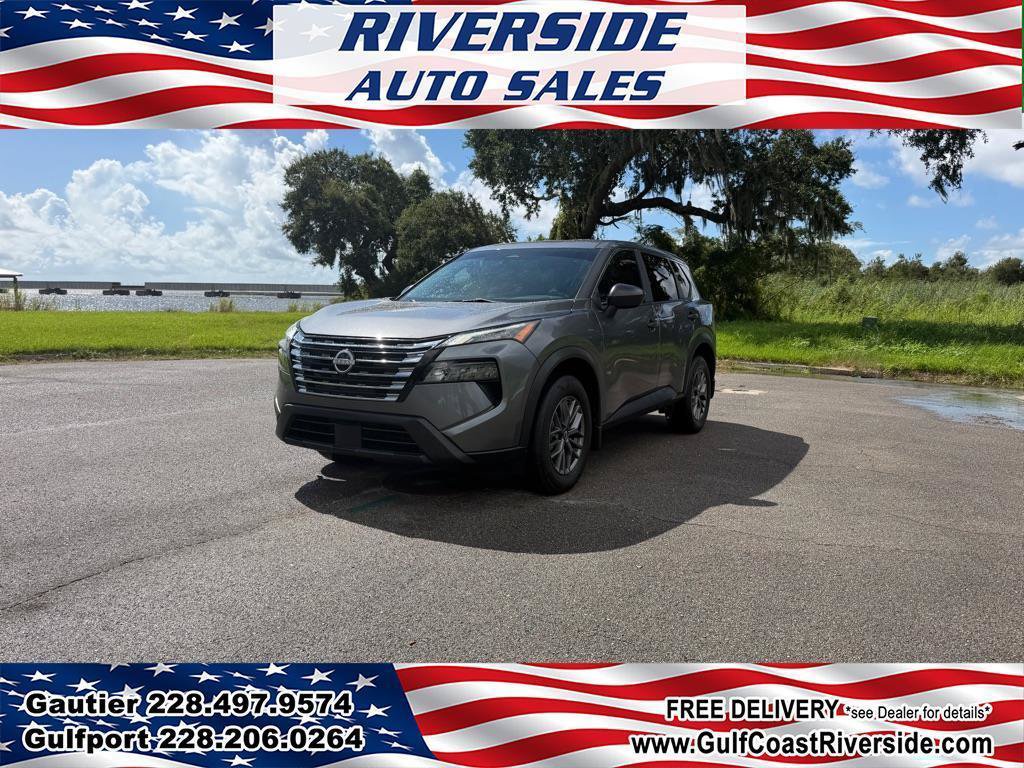 Used 2024 Nissan Rogue S FWD image 1