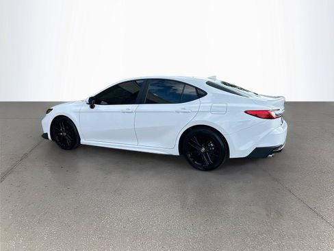 Used 2025 Toyota Camry SE w/ Convenience Package FWD image 6