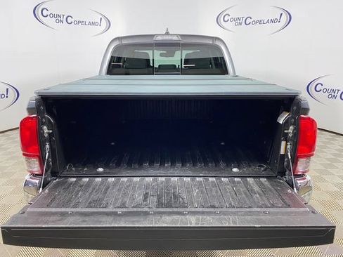 Used 2020 Toyota Tacoma SR5 w/ Blackout Package AWD/4WD image 6
