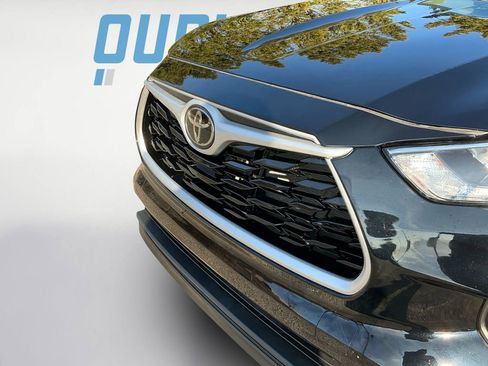 Used 2022 Toyota Highlander XLE image 23