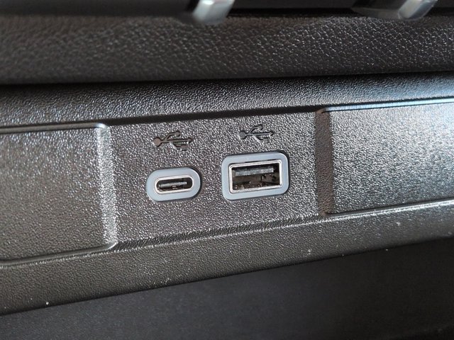 Used 2025 Chevrolet Colorado Trail Boss AWD/4WD image 20