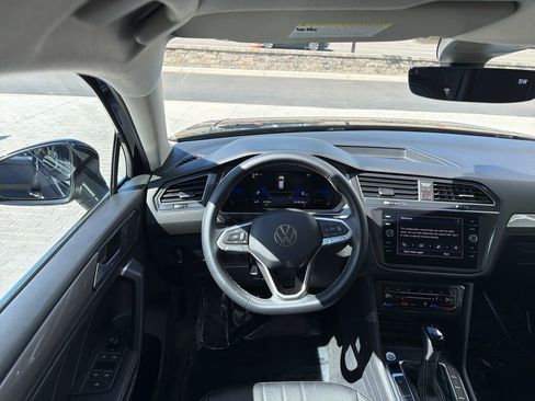 Certified 2023 Volkswagen Tiguan SE image 15