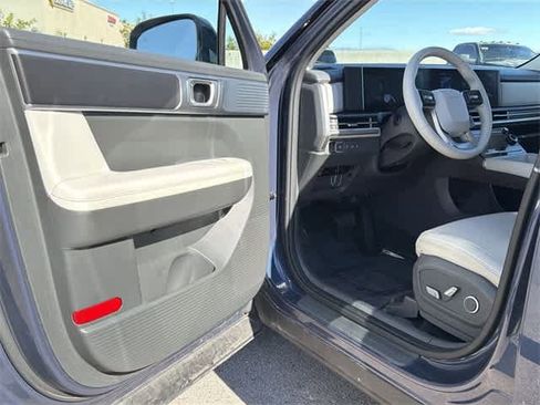 Used 2025 Hyundai Santa Fe SEL image 10