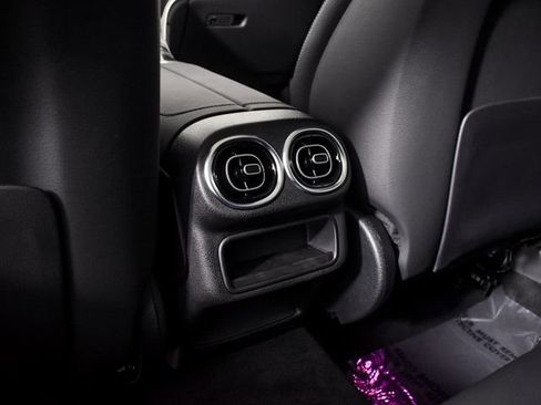 Certified 2025 Mercedes-Benz GLC 300 image 35