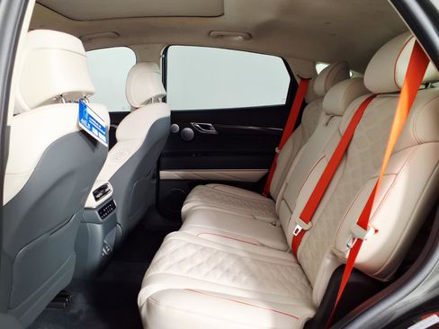 Certified 2025 Genesis GV80 3.5T e-SC image 13