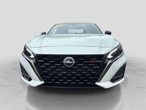 Certified 2023 Nissan Altima 2.5 SR AWD/4WD image 8