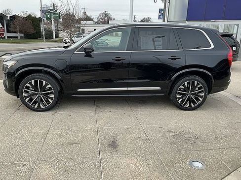New 2026 Volvo XC90 T8 Plus w/ Protection Package image 11