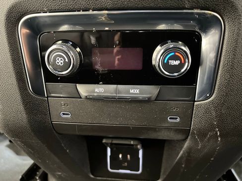 Used 2025 Chevrolet Tahoe Z71 AWD/4WD image 22