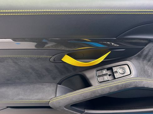 Certified 2018 Porsche 911 GT2 RS RWD image 12