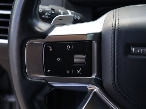Used 2023 Land Rover Discovery Metropolitan Edition AWD/4WD image 33