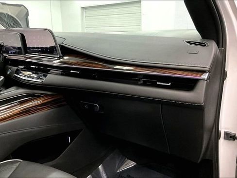 Used 2023 Cadillac Escalade Premium Luxury w/ Performance Package AWD/4WD image 19