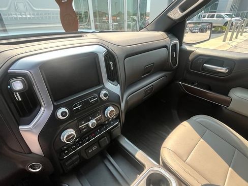 Used 2019 GMC Sierra 1500 SLT w/ SLT Premium Plus Package AWD/4WD image 7