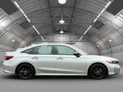 Used 2025 Honda Civic Sport image 8