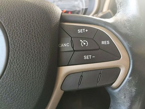 Used 2015 Jeep Cherokee Limited w/ Trailer Tow Group AWD/4WD image 19