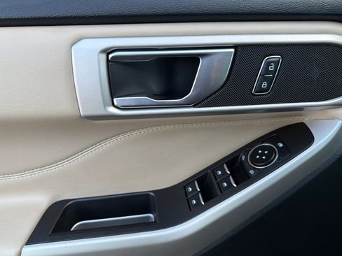 Used 2024 Ford Explorer XLT w/ Equipment Group 202A image 11