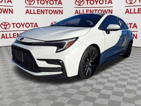 Used 2023 Toyota Corolla SE FWD image 3
