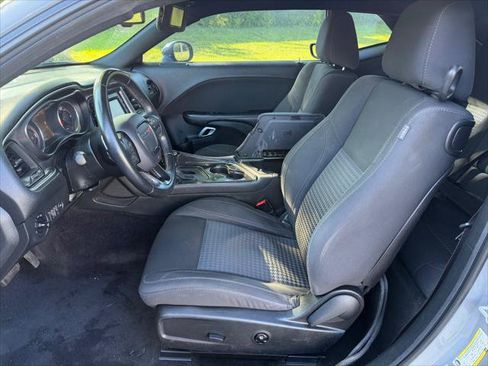 Used 2017 Dodge Challenger R/T w/ Driver Convenience Group RWD image 22