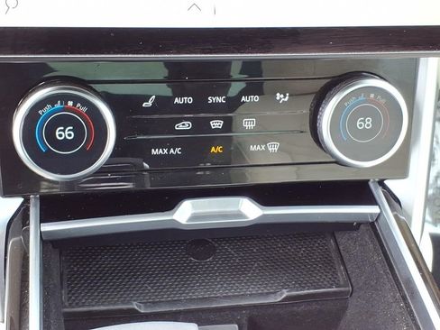 Used 2023 Land Rover Range Rover SE image 23