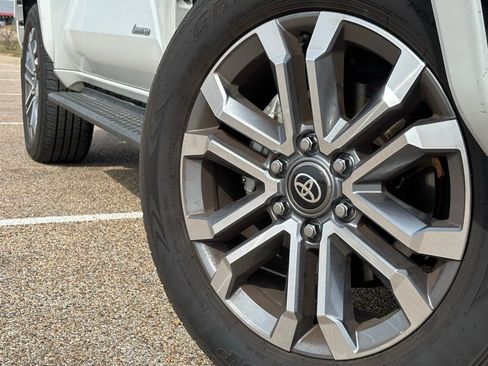 Used 2025 Toyota 4Runner Limited image 2