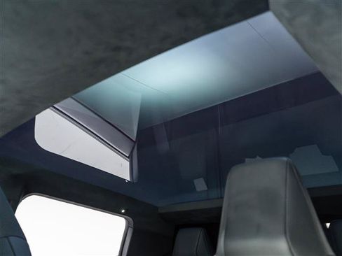 Used 2024 Tesla Cybertruck AWD Crew Cab image 13