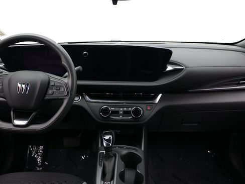 Used 2025 Buick Envista Preferred w/ Convenience II Package FWD image 29