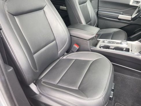Used 2024 Ford Explorer XLT w/ Equipment Group 202A AWD/4WD image 25
