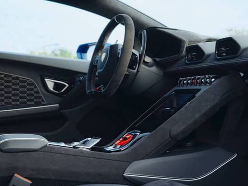 Used 2023 Lamborghini Huracan Tecnica image 43