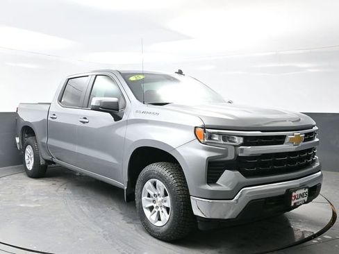 Used 2025 Chevrolet Silverado 1500 LT image 6