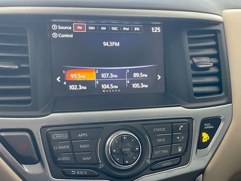 Used 2019 Nissan Pathfinder SL w/ SL Premium Package AWD/4WD image 16