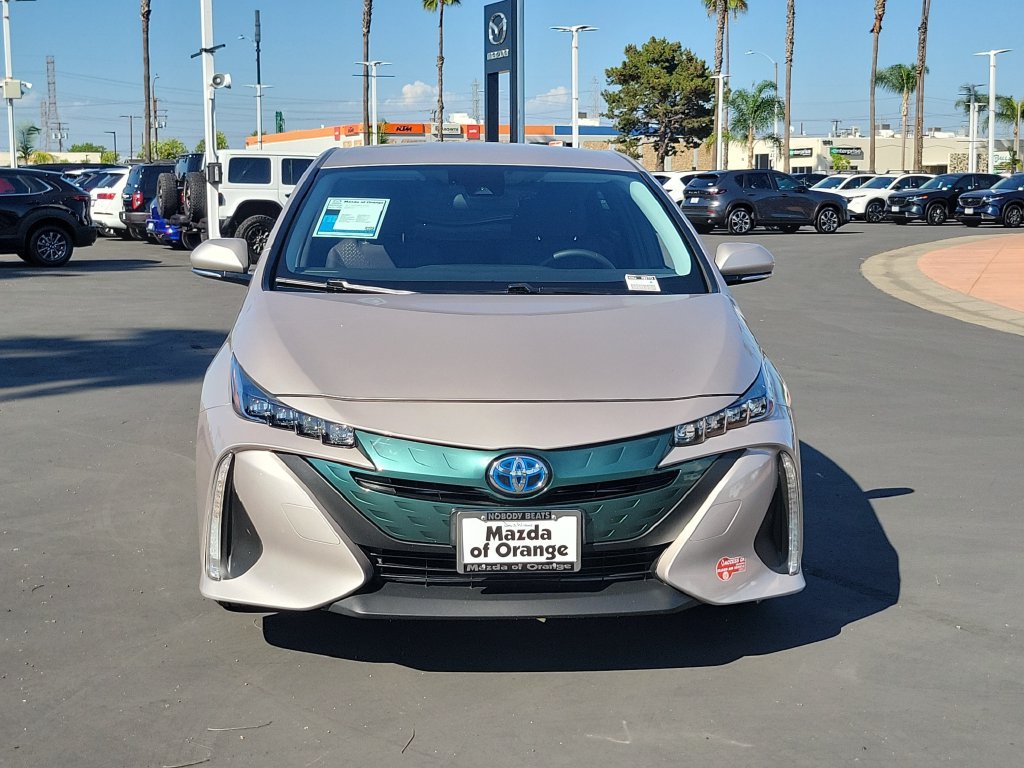 Used 2017 Toyota Prius Prime Plus w/ Preferred Accessory Package FWD image 30