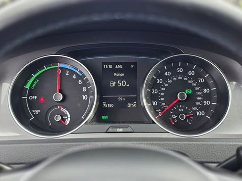 Used 2016 Volkswagen e-Golf SEL Premium image 23