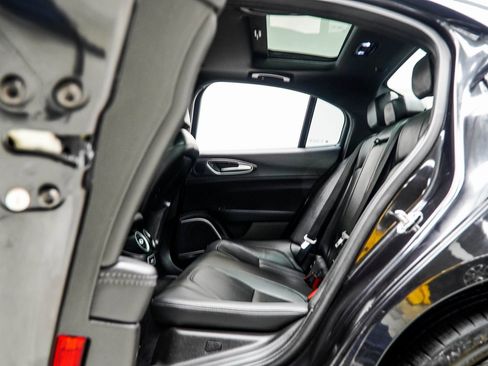 Used 2022 Alfa Romeo Giulia Ti image 34