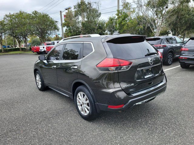 Used 2017 Nissan Rogue SV FWD image 3