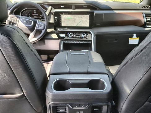 New 2025 GMC Sierra 2500 Denali w/ Denali Reserve Package image 21