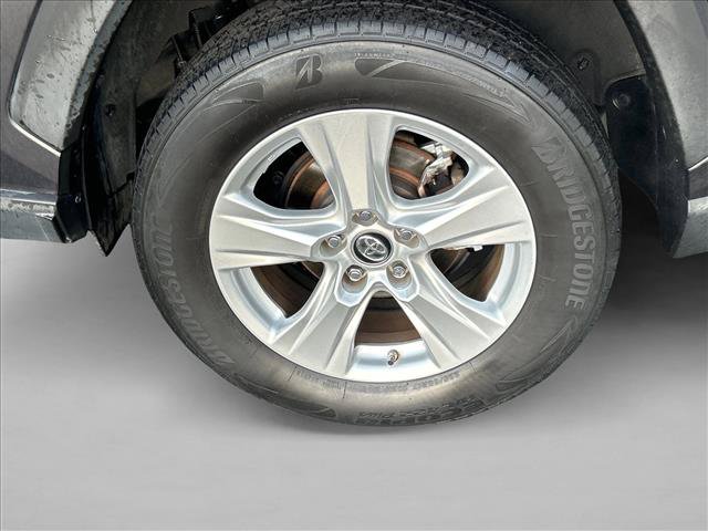 Used 2019 Toyota RAV4 XLE w/ Convenience Package FWD image 30