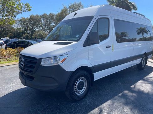Used 2025 Mercedes-Benz Sprinter 2500 image 3
