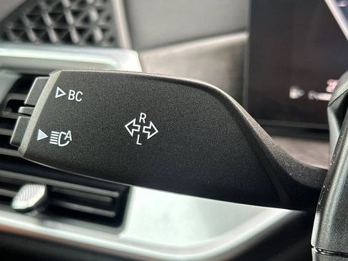 Used 2026 BMW X5 xDrive40i w/ M Sport Package image 32