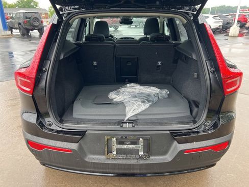 Certified 2023 Volvo XC40 B5 Plus w/ Protection Package Premier image 30