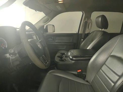 Used 2022 RAM 1500 Tradesman w/ Chrome Appearance Group image 10