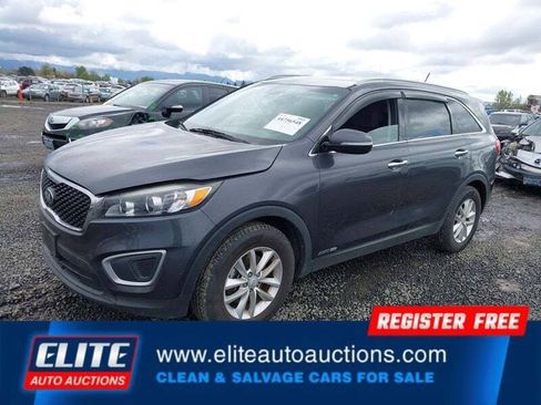 Used 2017 Kia Sorento LX image 3