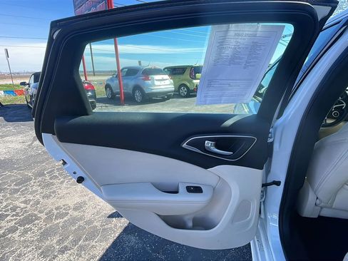Used 2015 Chrysler 200 Limited w/ Convenience Group FWD image 19