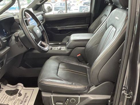 Used 2023 Ford Expedition Platinum AWD/4WD image 8