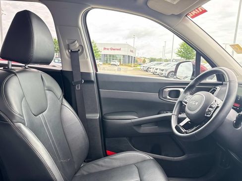 Used 2025 Kia Sorento EX FWD image 14