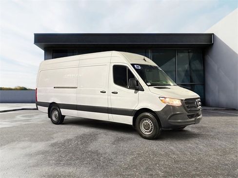 Used 2020 Mercedes-Benz Sprinter 2500 image 7
